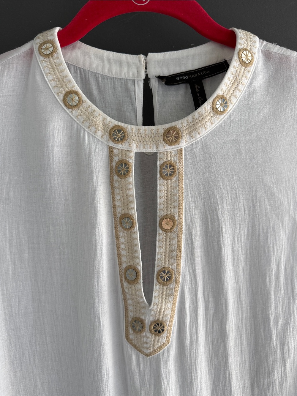 BCBGMaxAzria SHIRLEY size M White Sleeveless Embellished Tunic Boho Chic Coastal - Picture 7 of 13
